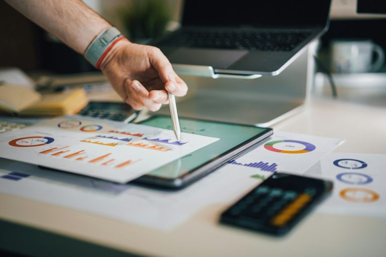 Optimizing Cloud Costs for SaaS: FinOps Playbook for CTOs